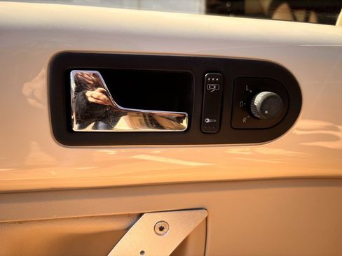 Used 2008 Volkswagen Beetle SE image 12