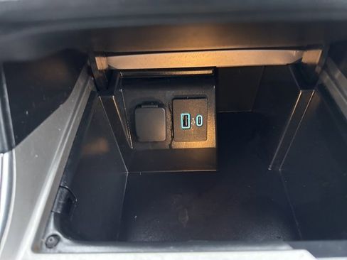 Used 2023 Ford Explorer XLT w/ Equipment Group 202A image 33