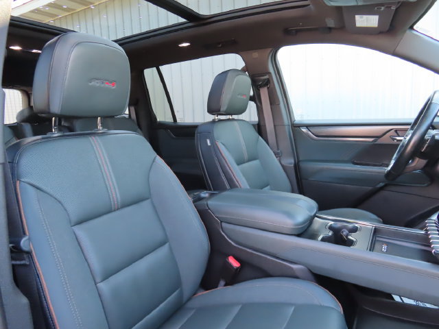 Used 2025 GMC Acadia AT4 AWD/4WD image 25