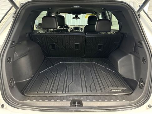 Certified 2023 Chevrolet Equinox RS w/ LPO, Floor Liner Package image 25