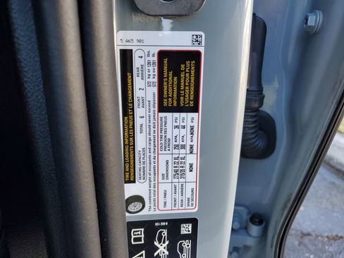 Used 2024 BMW X7 xDrive40i w/ M Sport Package image 31