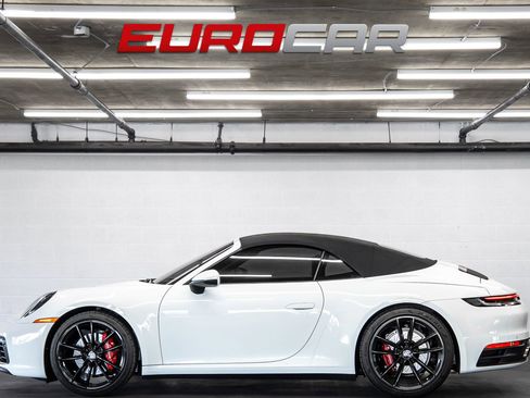 Used 2022 Porsche 911 Carrera image 3
