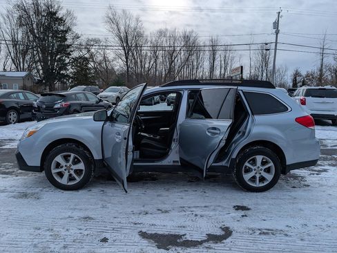 Used 2014 Subaru Outback 2.5i Premium image 5