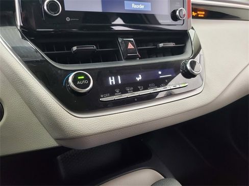 Used 2021 Toyota Corolla LE w/ Carpet Mat Package (TMS) image 25