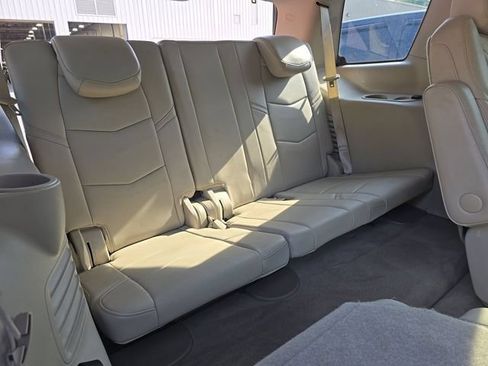 Used 2019 Cadillac Escalade Premium Luxury AWD/4WD image 28