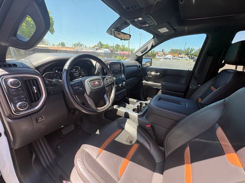 Used 2021 GMC Sierra 1500 AT4 w/ AT4 Premium Package AWD/4WD image 17