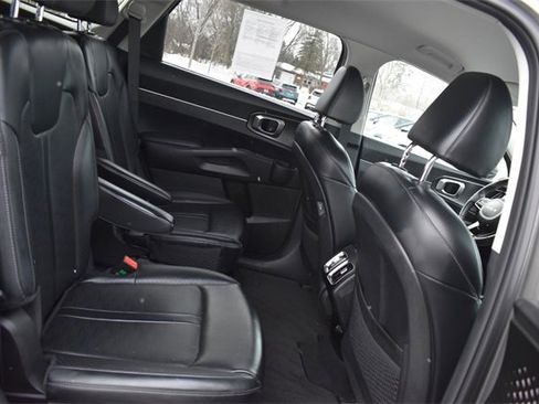 Certified 2025 Kia Sorento EX image 13