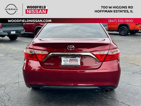 Used 2015 Toyota Camry SE w/ Moonroof Package FWD image 5