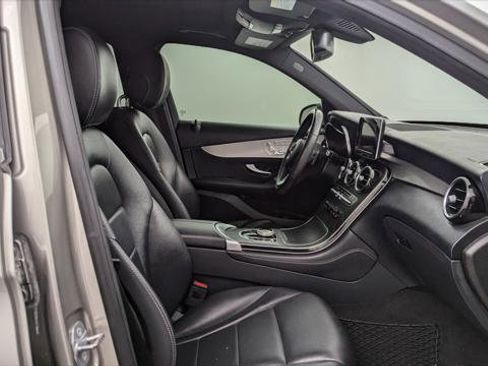 Used 2019 Mercedes-Benz GLC 300 w/ Premium Package image 22