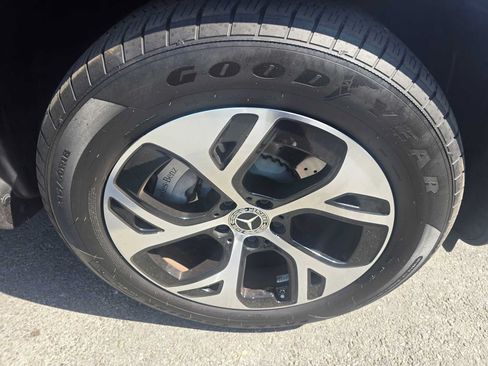 Certified 2025 Mercedes-Benz GLC 350e 4MATIC image 9