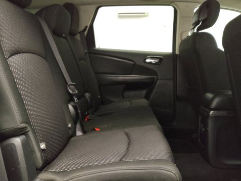 Used 2019 Dodge Journey SE FWD image 19