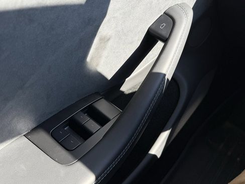 Used 2024 Tesla Model 3 Performance image 10