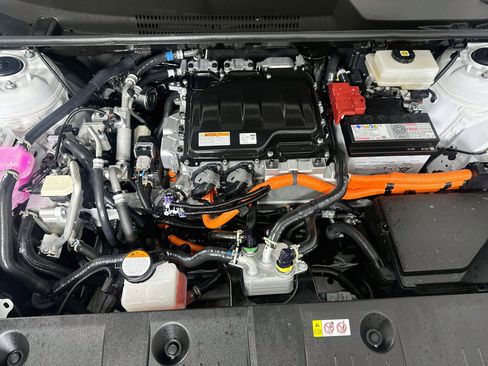 Used 2025 Toyota bZ4X FWD image 32