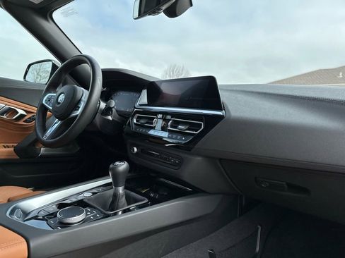 Used 2025 BMW Z4 M40i w/ Edition image 22