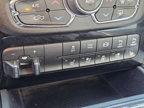 Used 2018 RAM 2500 Laramie w/ Sport Appearance Group image 32