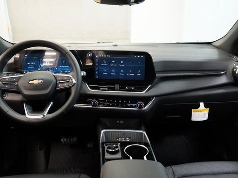 New 2026 Chevrolet Equinox LT w/ Convenience Package II image 11