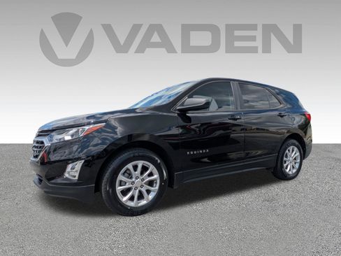 Used 2021 Chevrolet Equinox LS FWD image 2