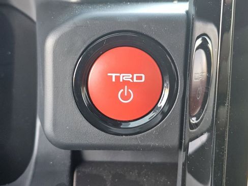 Used 2025 Toyota Tacoma TRD Off-Road w/ TRD Off Road Upgrade Package image 17