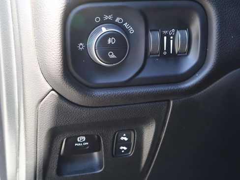 Used 2025 RAM 1500 Laramie w/ Night Edition image 26