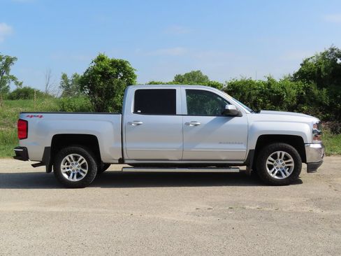 Used 2017 Chevrolet Silverado 1500 LT w/ All Star Edition AWD/4WD image 2