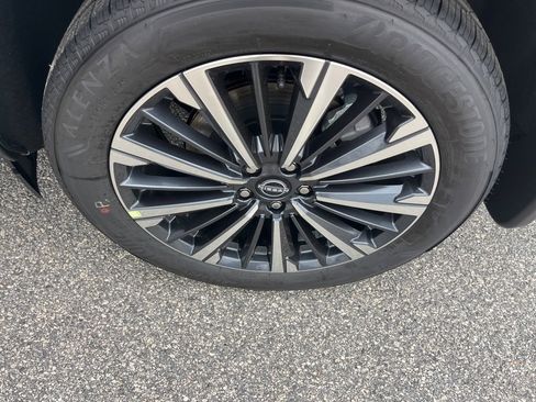 New 2026 Nissan Pathfinder Platinum image 32