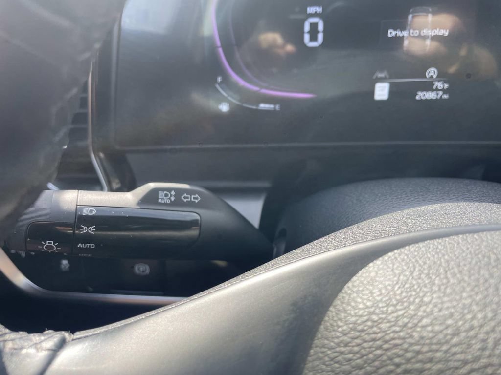 Used 2025 Kia Sportage EX FWD image 30