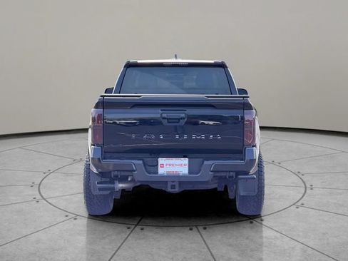 Used 2025 Toyota Tacoma SR5 AWD/4WD image 5