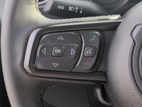 Used 2025 Jeep Wrangler Unlimited Rubicon AWD/4WD image 29