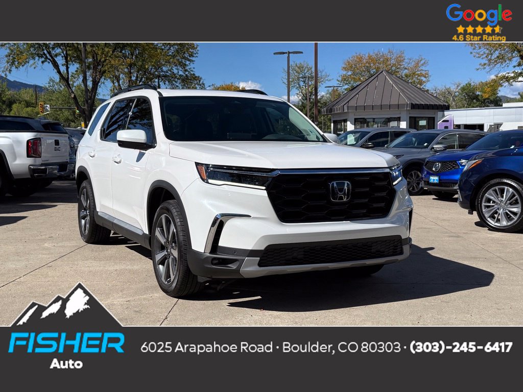Used 2025 Honda Pilot Touring image 1
