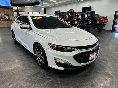 Used 2021 Chevrolet Malibu RS FWD image 3