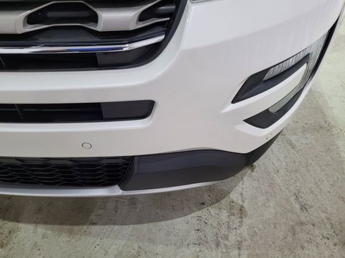 Used 2017 Ford Explorer XLT w/ Equipment Group 202A image 12