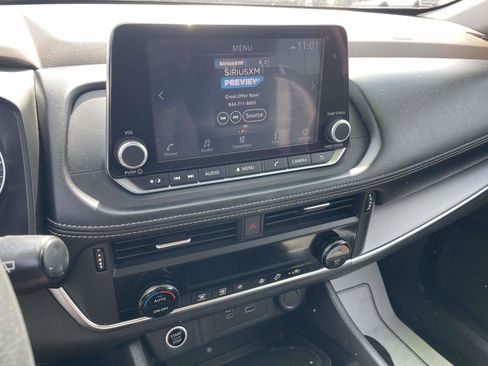 Used 2023 Nissan Rogue SV image 14