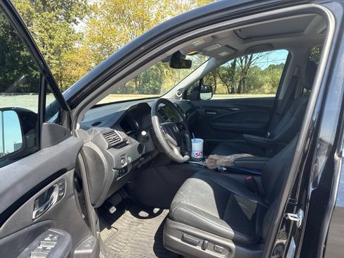 Used 2022 Honda Pilot Touring image 5