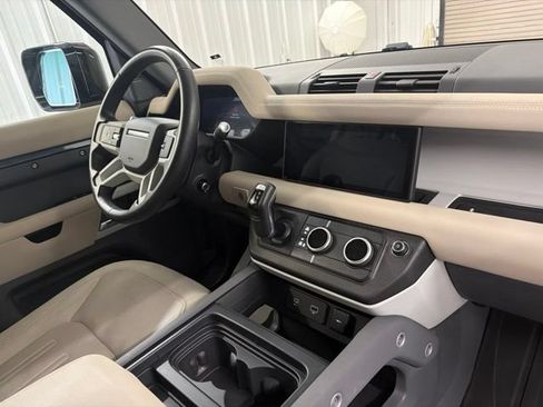 Used 2020 Land Rover Defender 110 SE AWD/4WD image 25