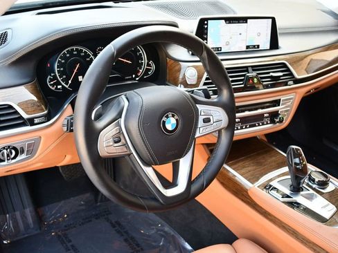 Used 2018 BMW 740i RWD image 35