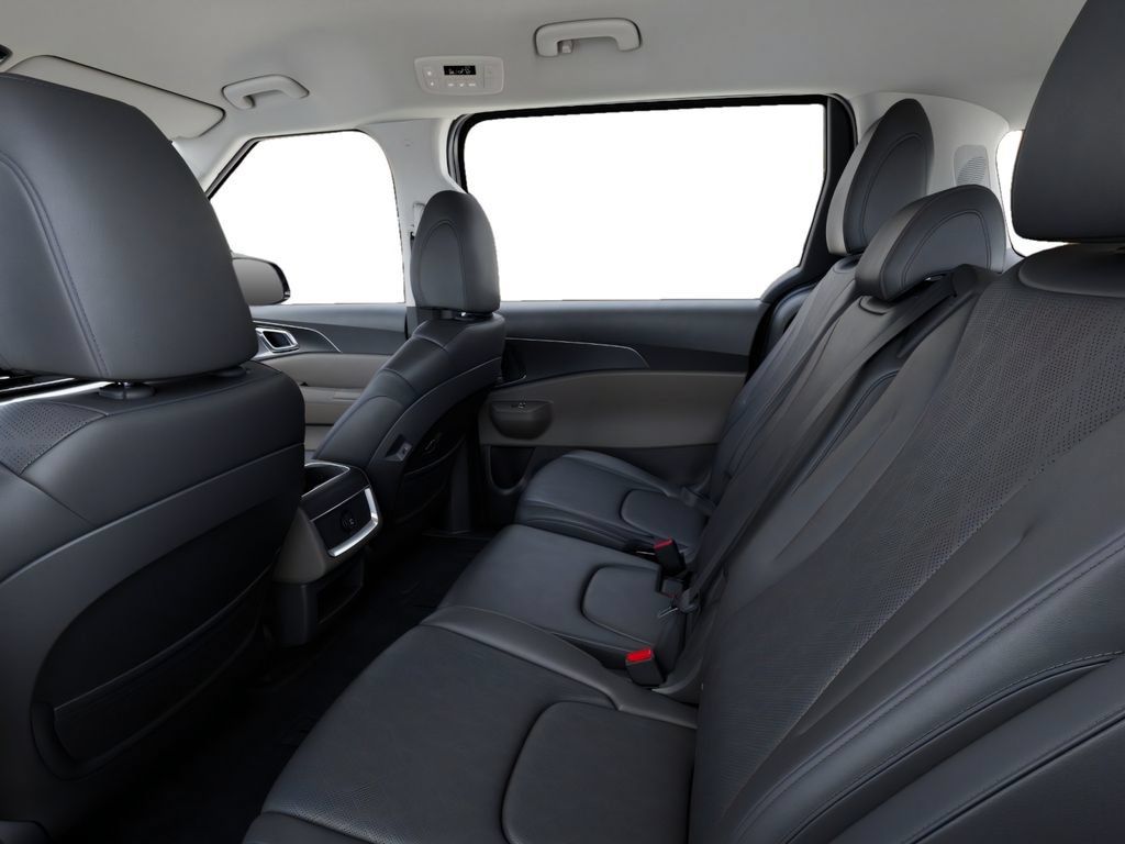 New 2027 Kia Carnival LXS FWD image 18