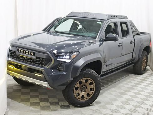 Used 2025 Toyota Tacoma 4x4 Double Cab Hybrid w/ Tow Tech Package image 5