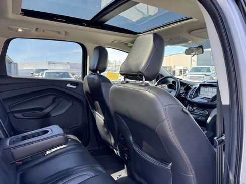 Used 2018 Ford Escape SEL image 32