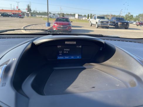Used 2017 Ford Escape SE AWD/4WD image 17