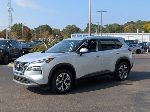 Used 2023 Nissan Rogue SV image 8