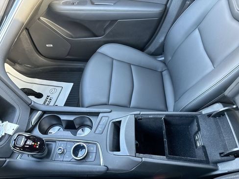 Used 2024 Cadillac XT6 Luxury AWD/4WD image 24