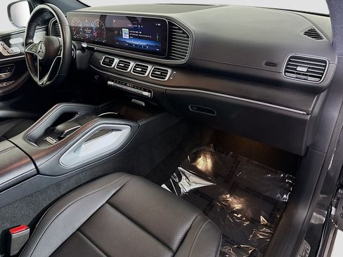 Used 2025 Mercedes-Benz GLS 450 4MATIC image 30