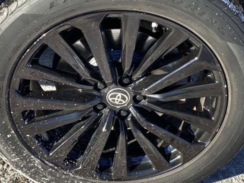 Used 2023 Toyota Highlander XSE image 23