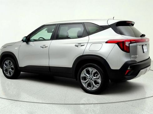 Used 2025 Kia Seltos LX AWD/4WD image 7