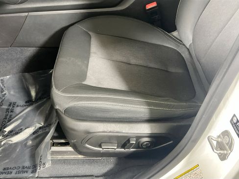 Used 2023 Jeep Grand Cherokee Laredo image 18