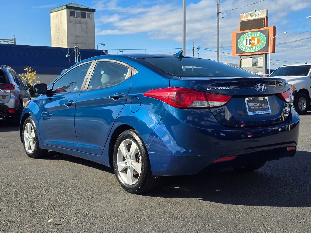Used 2013 Hyundai Elantra GLS FWD image 8