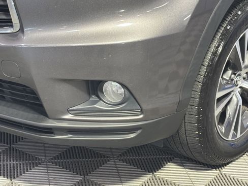 Used 2016 Toyota Highlander XLE image 14