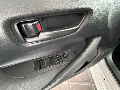 Used 2022 Toyota Corolla LE FWD image 13