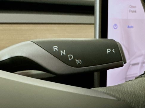 Used 2024 Tesla Model Y Long Range image 23