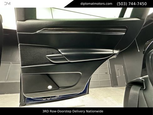 Used 2022 Tesla Model X image 36